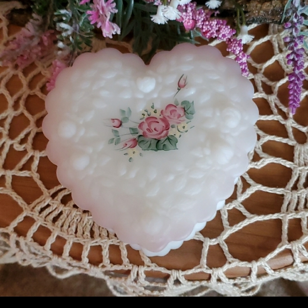Fenton Hand Painted Heart   Trinket Art Glass - Picture 11 of 13